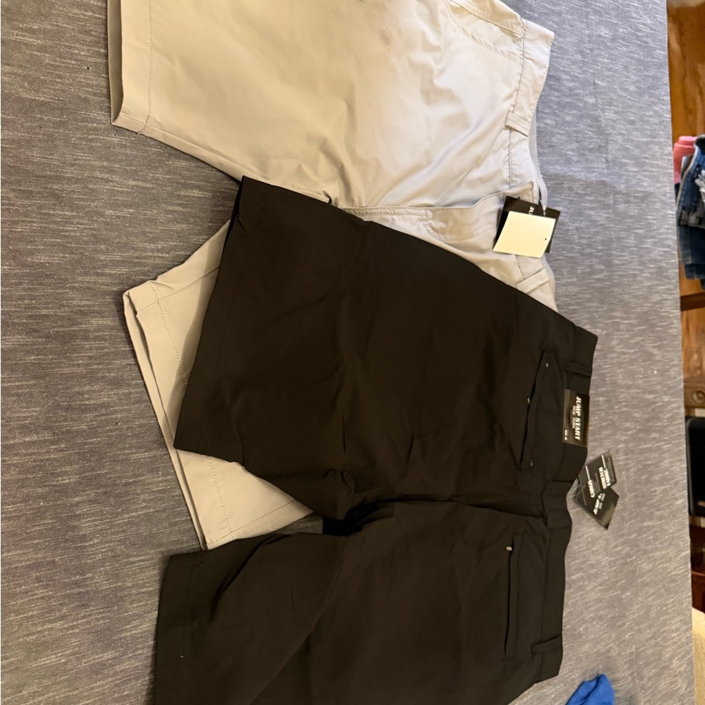 Men's Black and Gray Cargo Shorts
